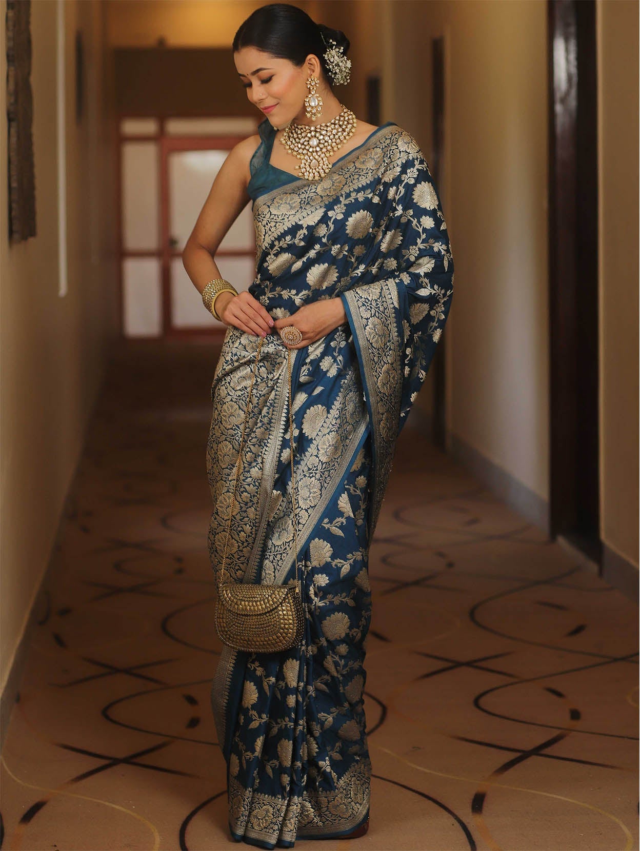 Redolent Navy Blue Soft Silk Saree With Fugacious Blouse Piece