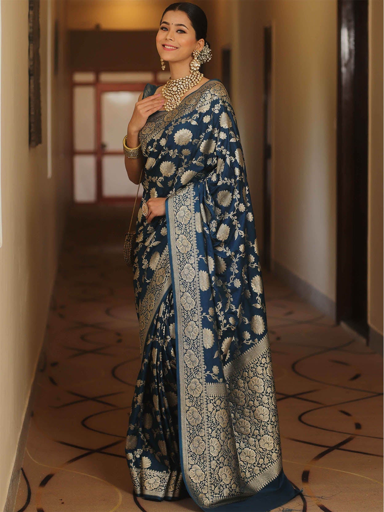 Redolent Navy Blue Soft Silk Saree With Fugacious Blouse Piece