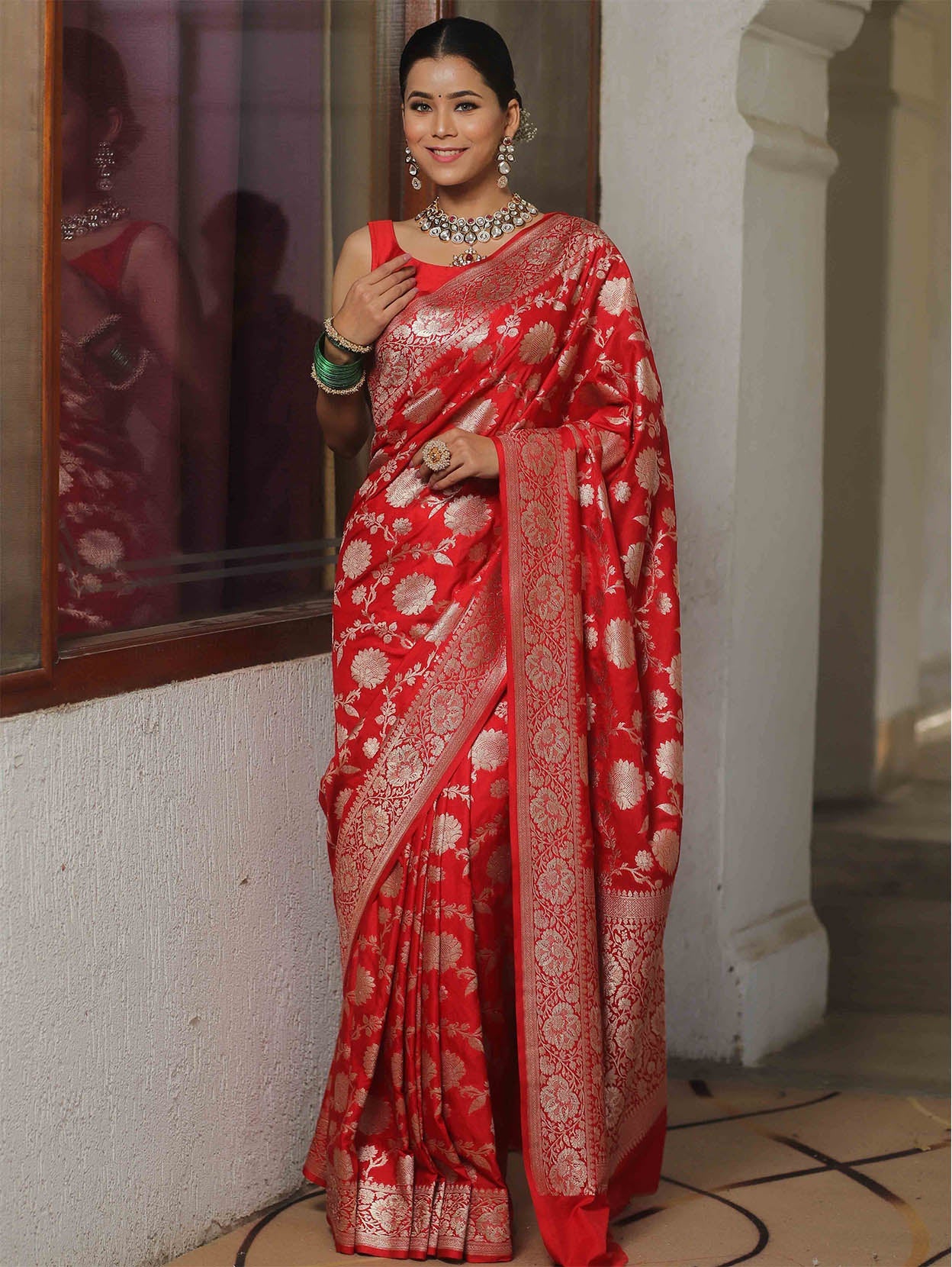 Desuetude Red Soft Silk Saree With Traditional Blouse Piece