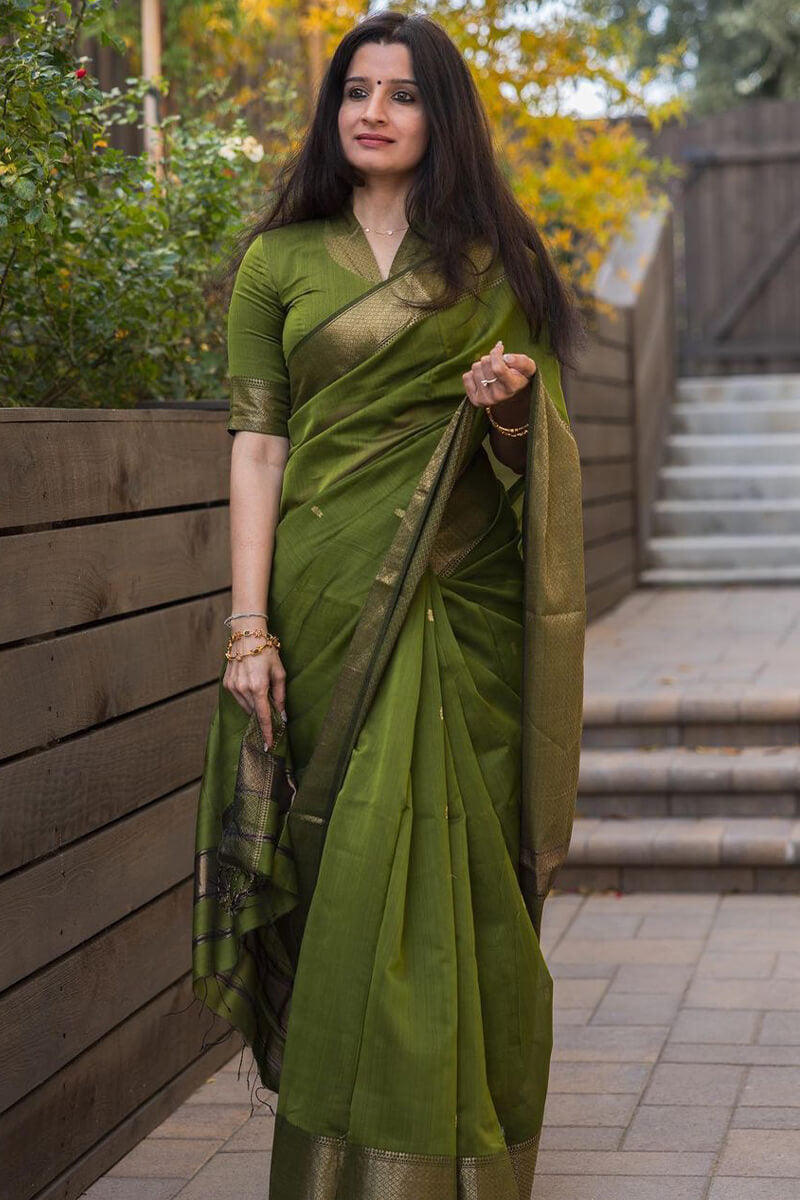 Admirable Green Cotton Silk Saree With Girlish Blouse Piece