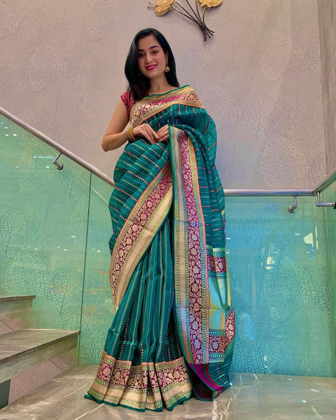 Sensational Rama Soft Silk Saree With Sizzling Blouse Piece