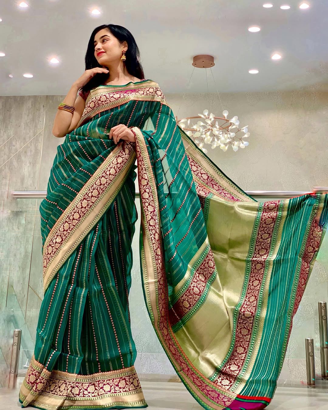 Sensational Rama Soft Silk Saree With Sizzling Blouse Piece