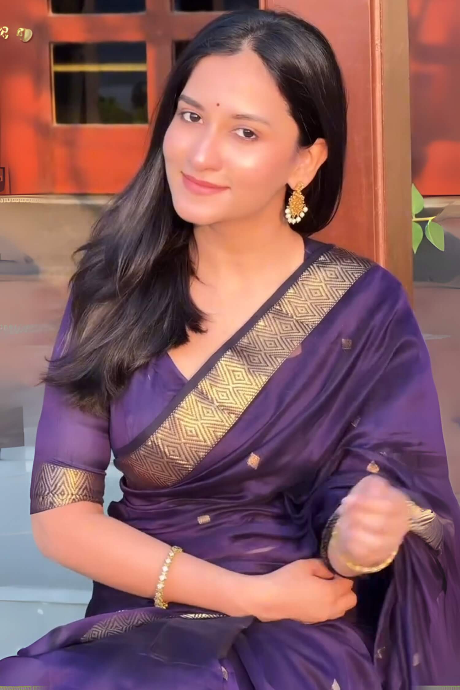 Invaluable Purple Cotton Silk Saree With Efflorescence Blouse Piece
