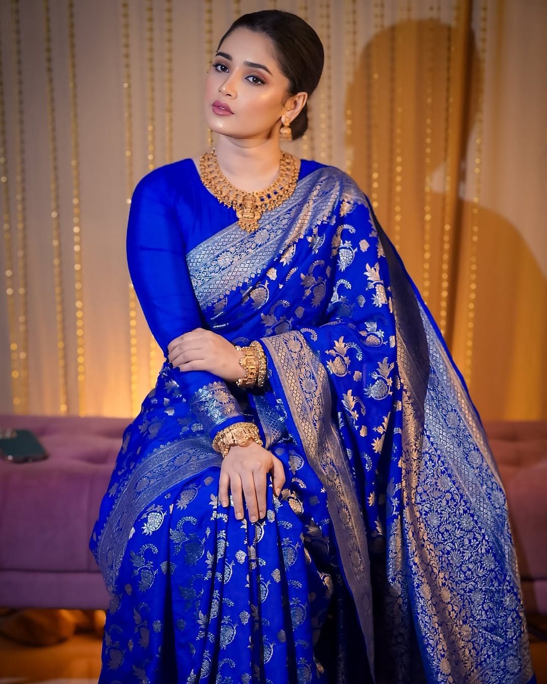 Exquisite Royal Blue Soft Banarasi Silk Saree With Fantabulous Blouse Piece