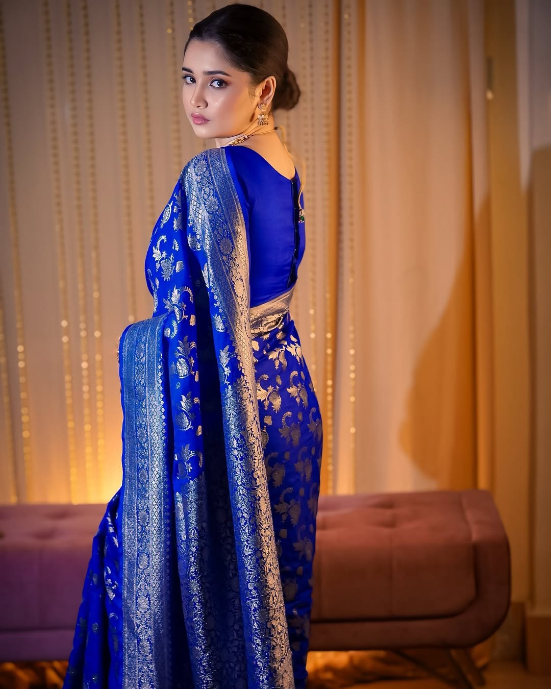 Exquisite Royal Blue Soft Banarasi Silk Saree With Fantabulous Blouse Piece