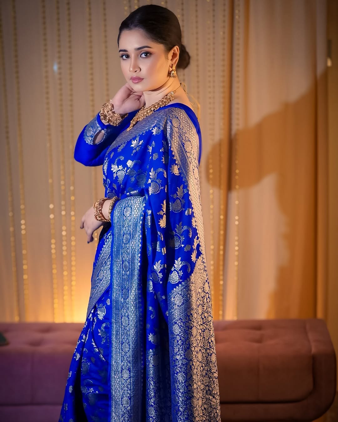 Exquisite Royal Blue Soft Banarasi Silk Saree With Fantabulous Blouse Piece