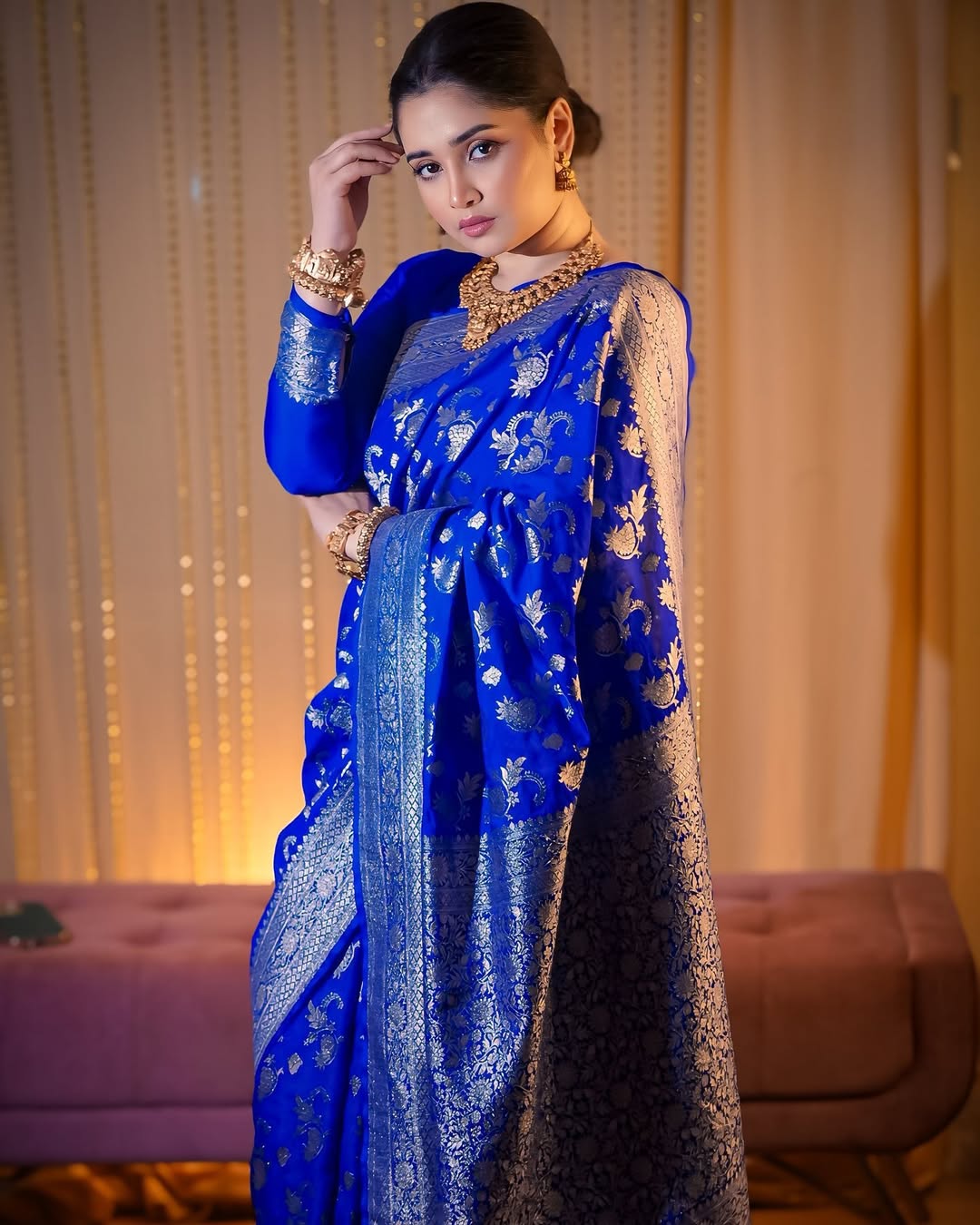Exquisite Royal Blue Soft Banarasi Silk Saree With Fantabulous Blouse Piece