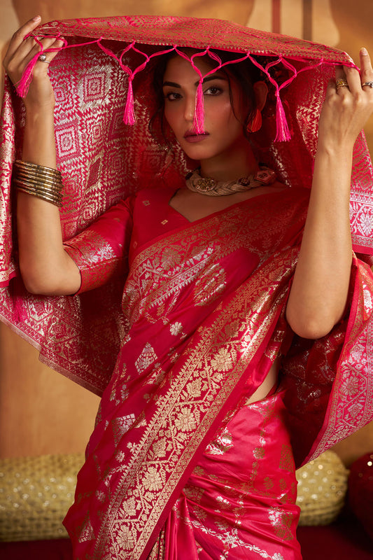 Grandiose Dark Pink Pure Banarasi Silk Saree With Blissful Blouse Piece