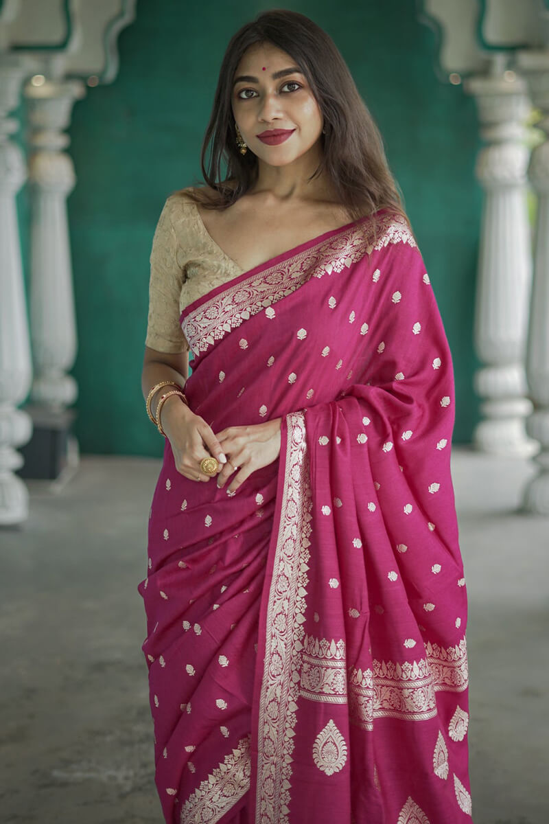 Incredible Dark Pink Linen Silk Saree With Beleaguer Blouse Piece