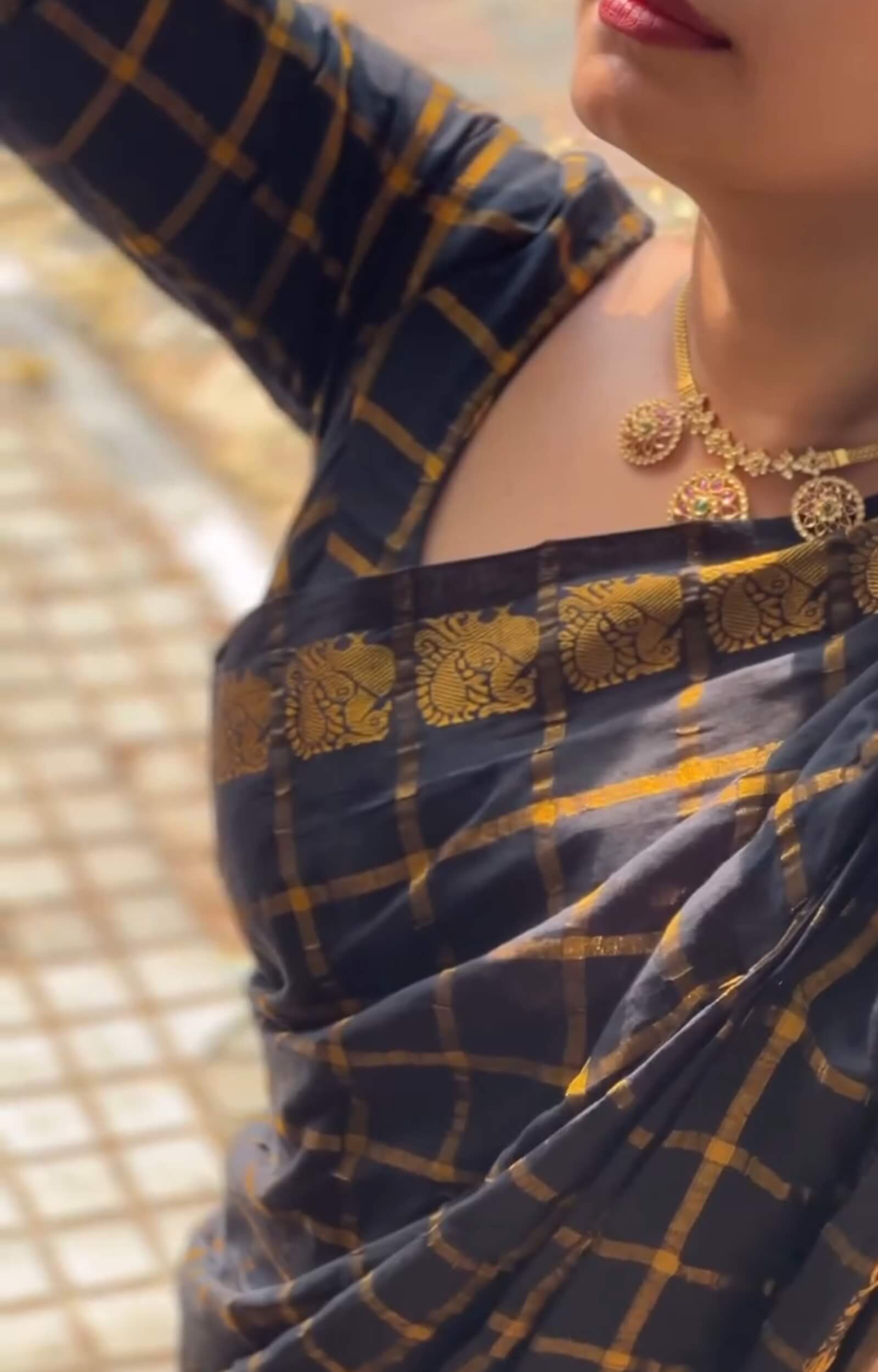 Mesmerising Black Cotton Silk Saree With Beguiling Blouse Piece
