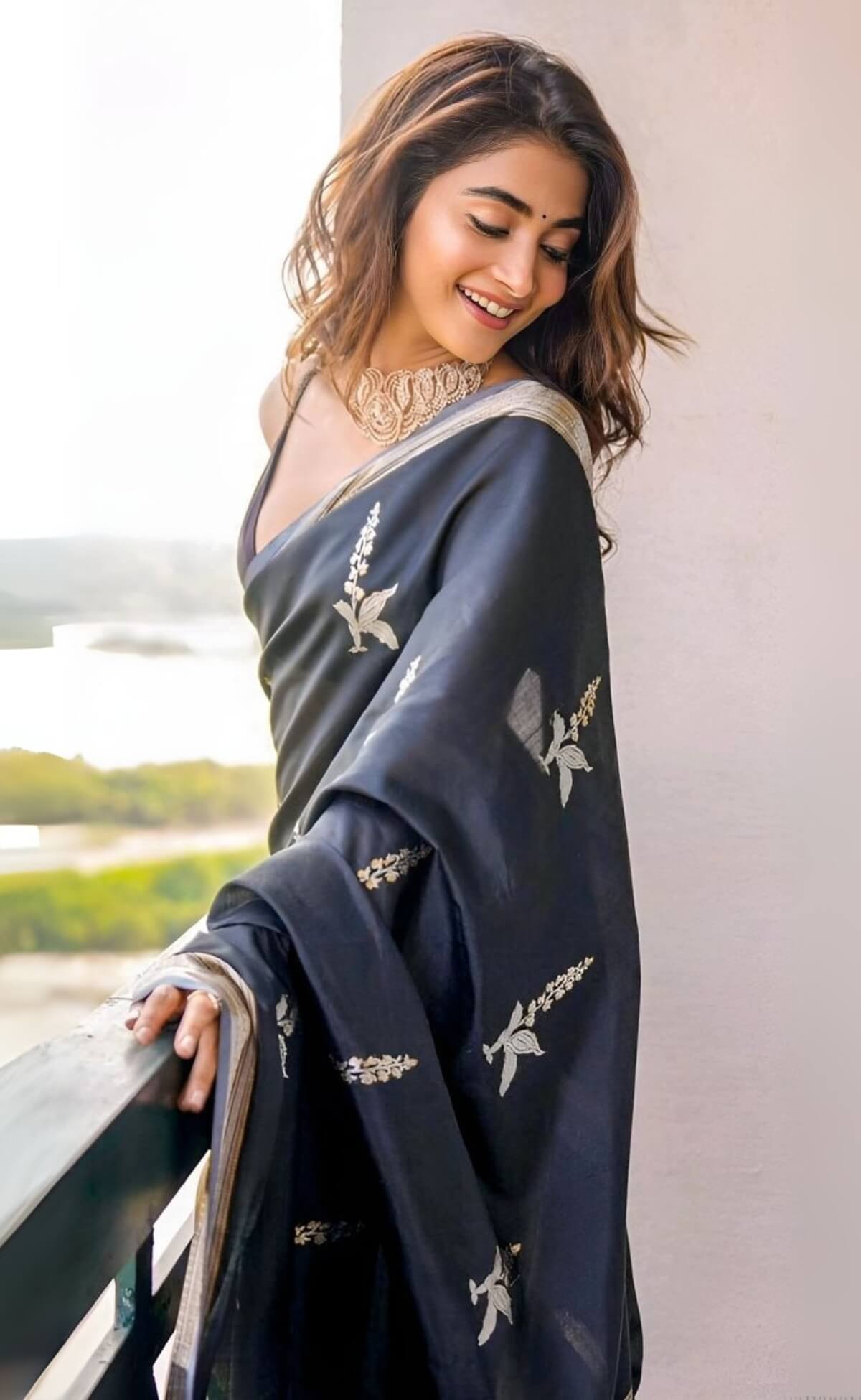 Super classy Black Soft Silk Saree With Zephyr Blouse Piece