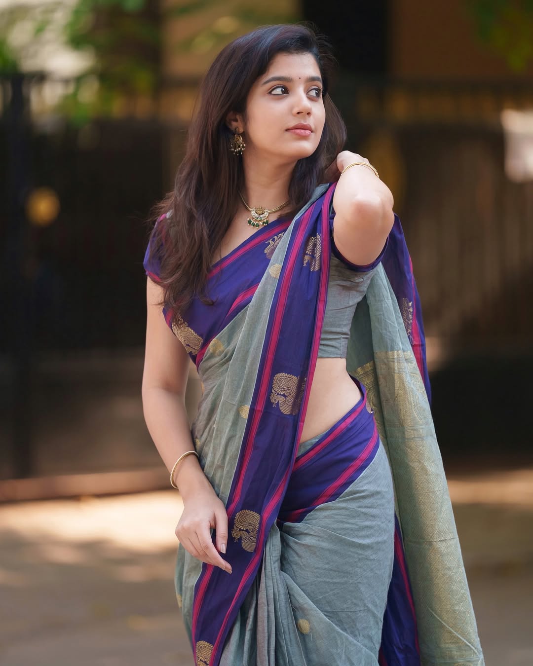 Opulent Grey Cotton Silk Saree With Flaunt Blouse Piece