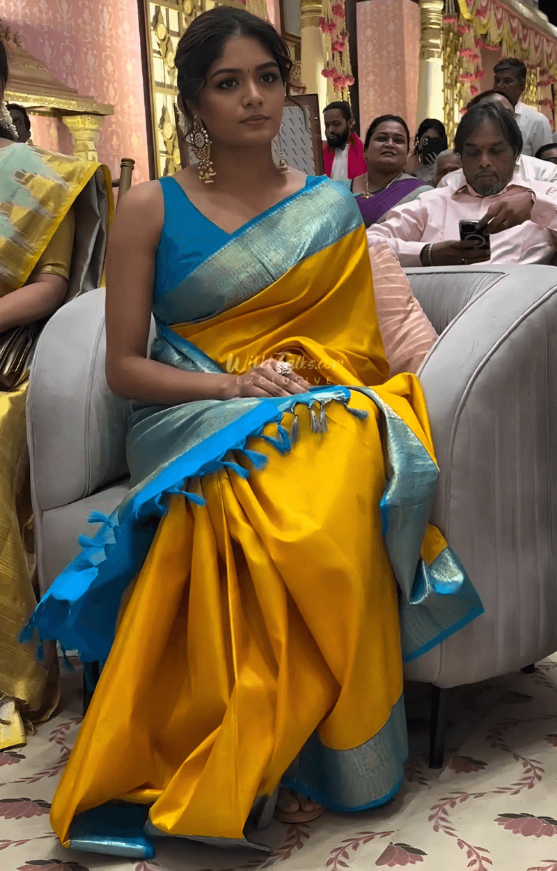 Incredible Yellow Soft Silk Saree With Seraphic Blouse Piece