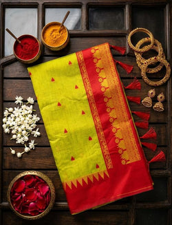 Sizzling Green Cotton Silk Saree With Inimitable Blouse Piece