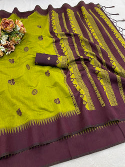 Engrossing Green Cotton Silk Saree With Demesne Blouse Piece