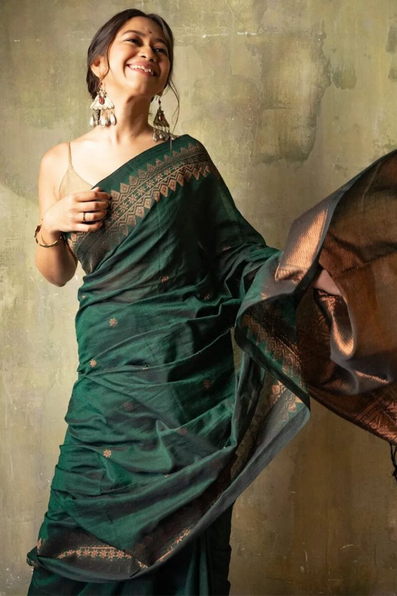 Lagniappe Dark Green Soft Silk Saree With Sumptuous Blouse Piece