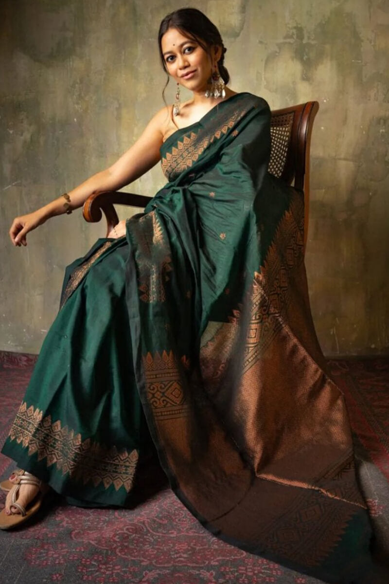 Lagniappe Dark Green Soft Silk Saree With Sumptuous Blouse Piece