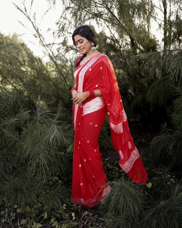 Angelic Red Soft Silk Saree With Excellent Blouse Piece