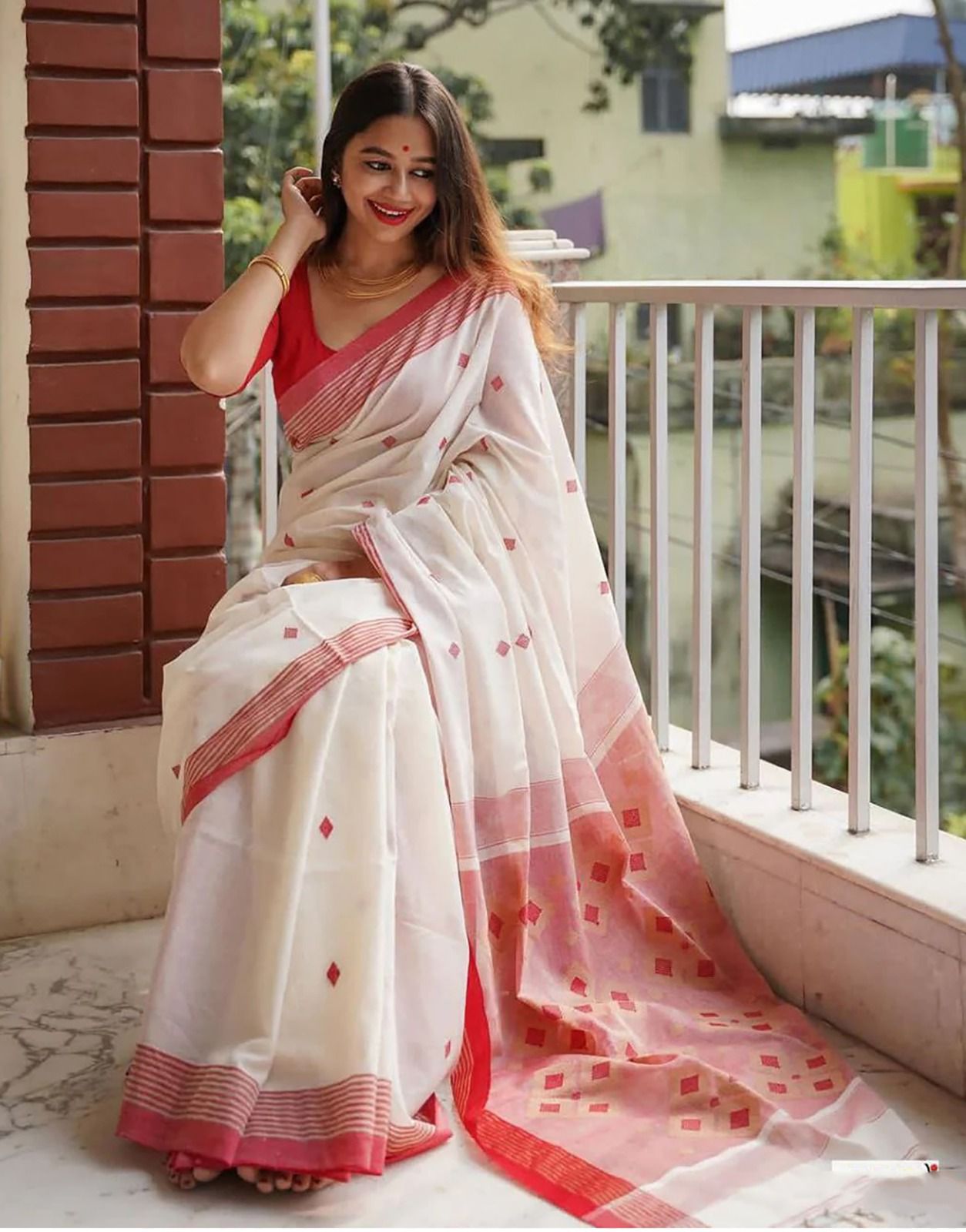 Intricate Off White Cotton Silk Saree With Capricious Blouse Piece