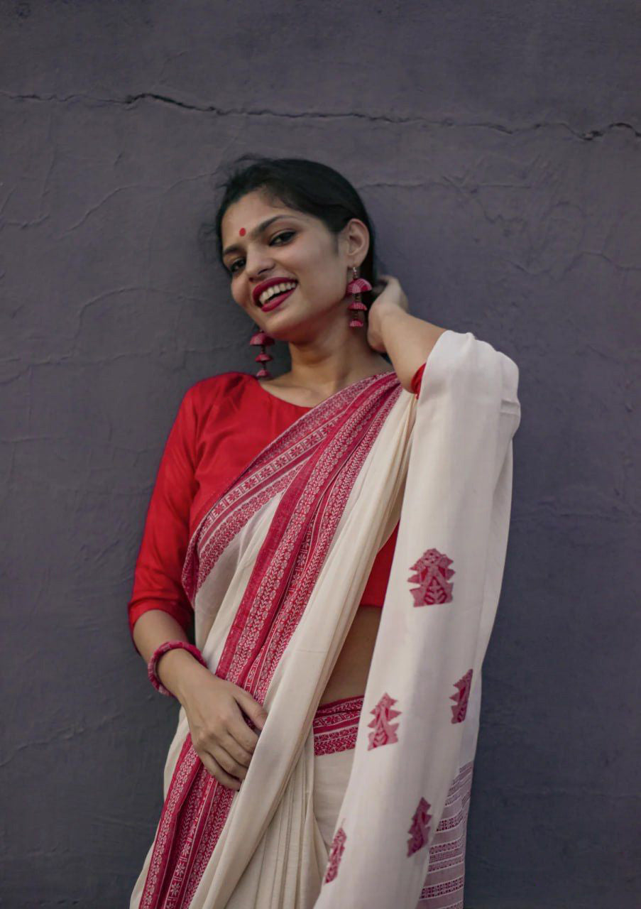 Petrichor Off White Cotton Silk Saree With Sempiternal Blouse Piece