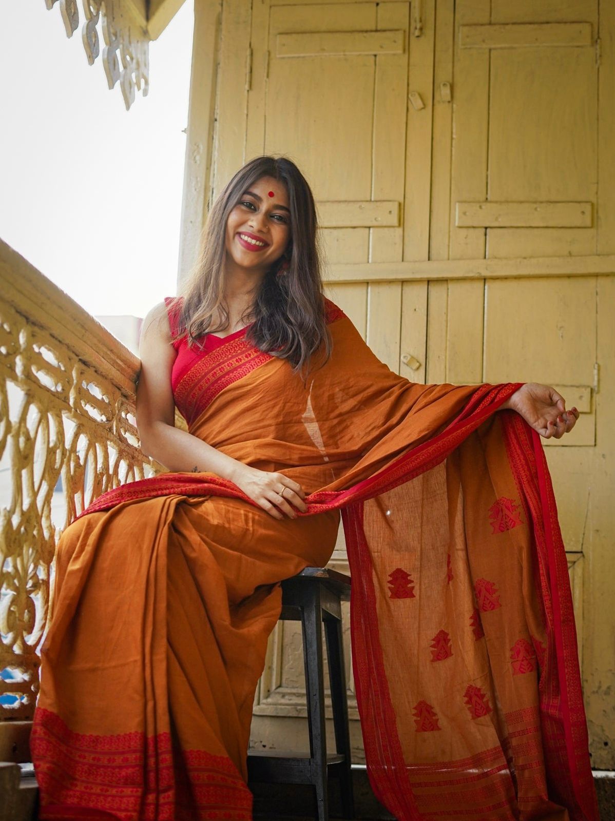 Extraordinary Yellow Cotton Silk Saree With Ethnic Blouse Piece