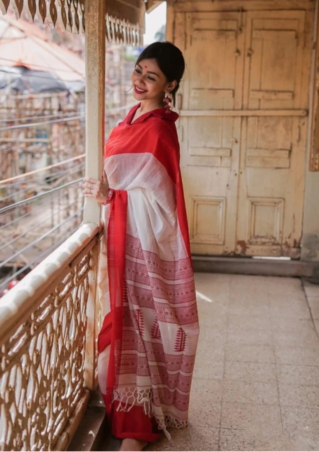 Woebegone Off White Cotton Silk Saree With Delectable Blouse Piece