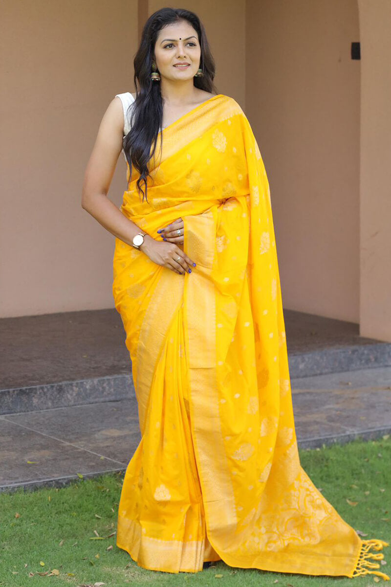 Surreptitious Yellow Soft Banarasi Silk Saree With Devastating Blouse Pieced