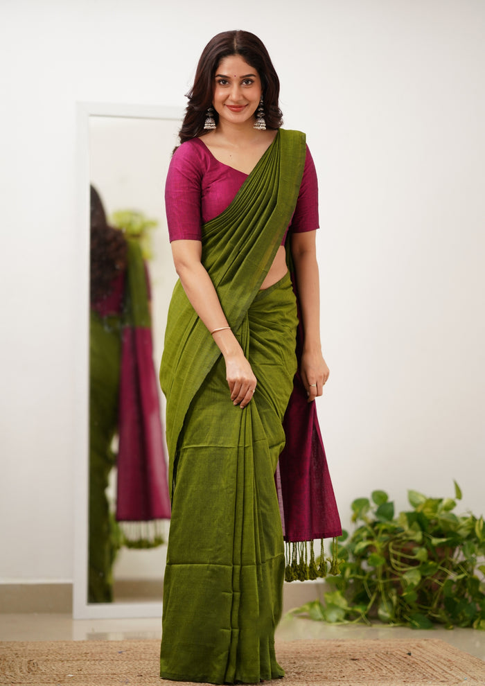 Staggering Green Cotton Silk Saree With Propinquity Blouse Piece