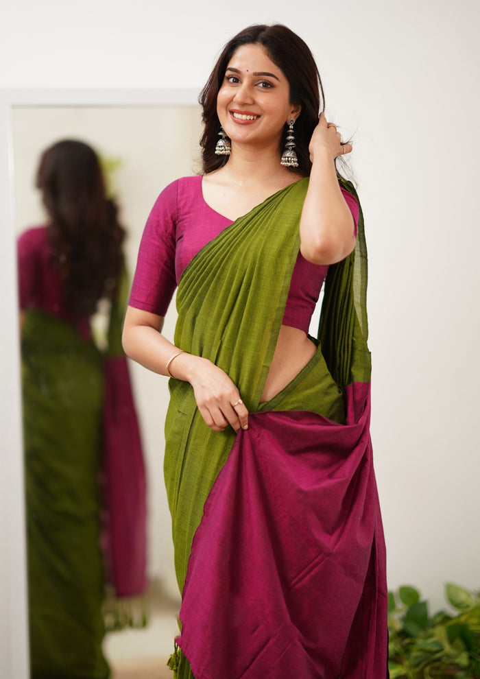 Staggering Green Cotton Silk Saree With Propinquity Blouse Piece