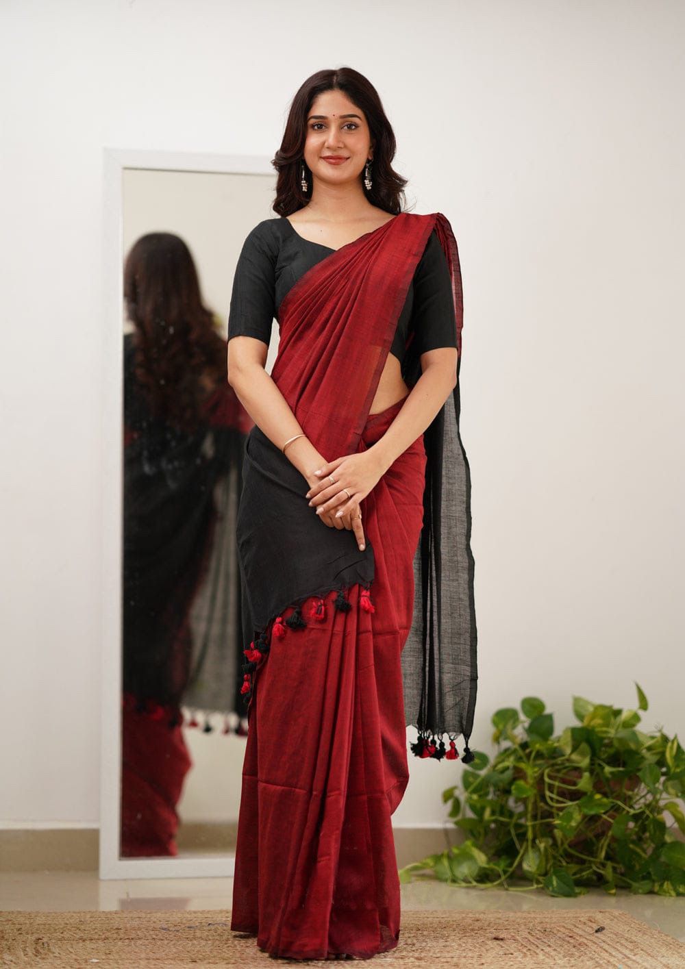 Flamboyant Red Cotton Silk Saree With Desuetude Blouse Piece