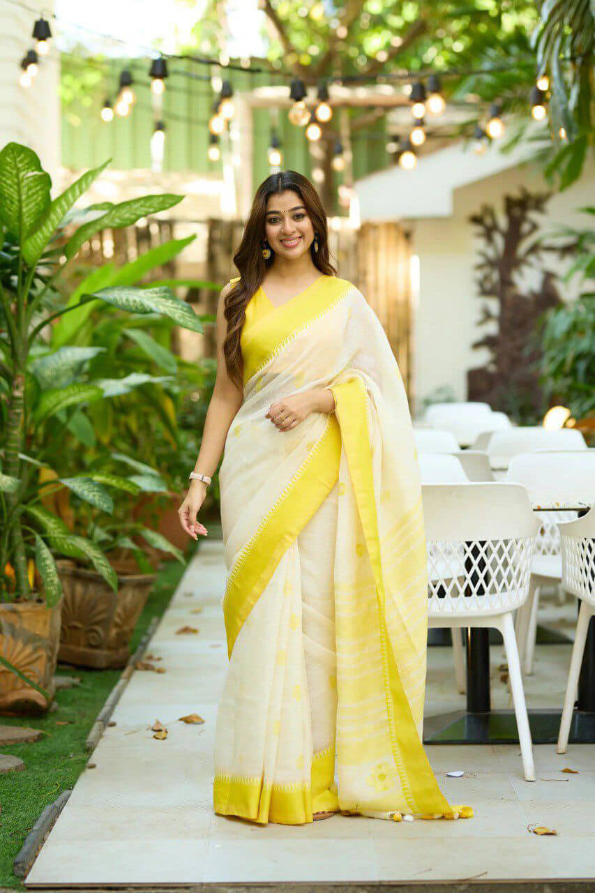 Luminous Off White Cotton Silk Saree With Designer Blouse Piece