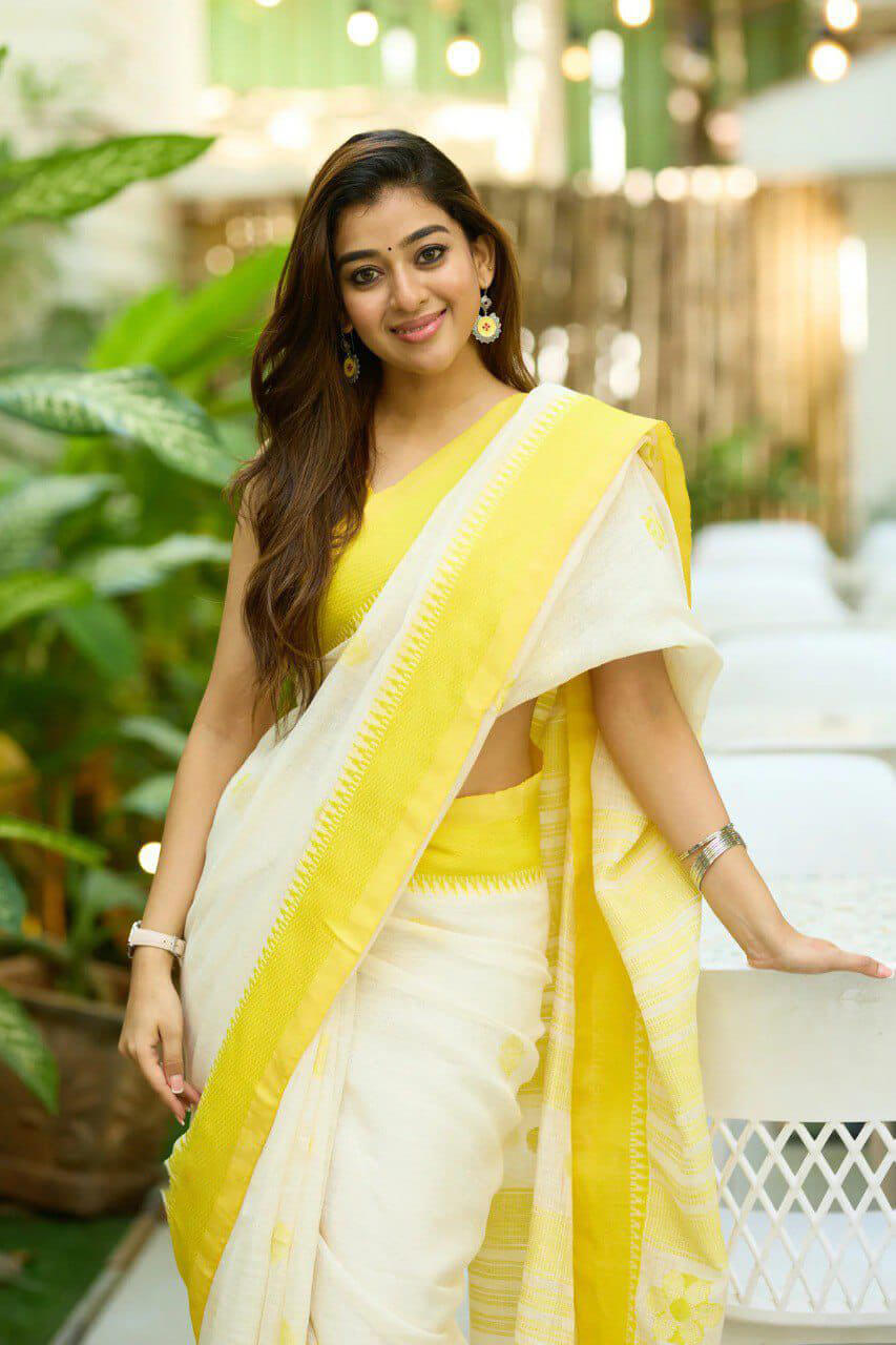 Luminous Off White Cotton Silk Saree With Designer Blouse Piece