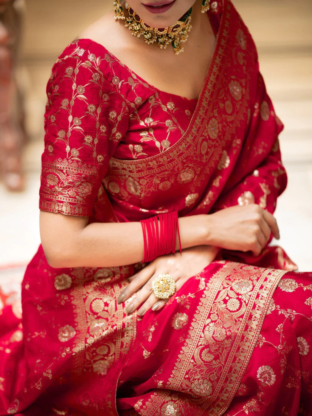 Forbearance Red Soft Silk Saree With Engrossing Blouse Piece