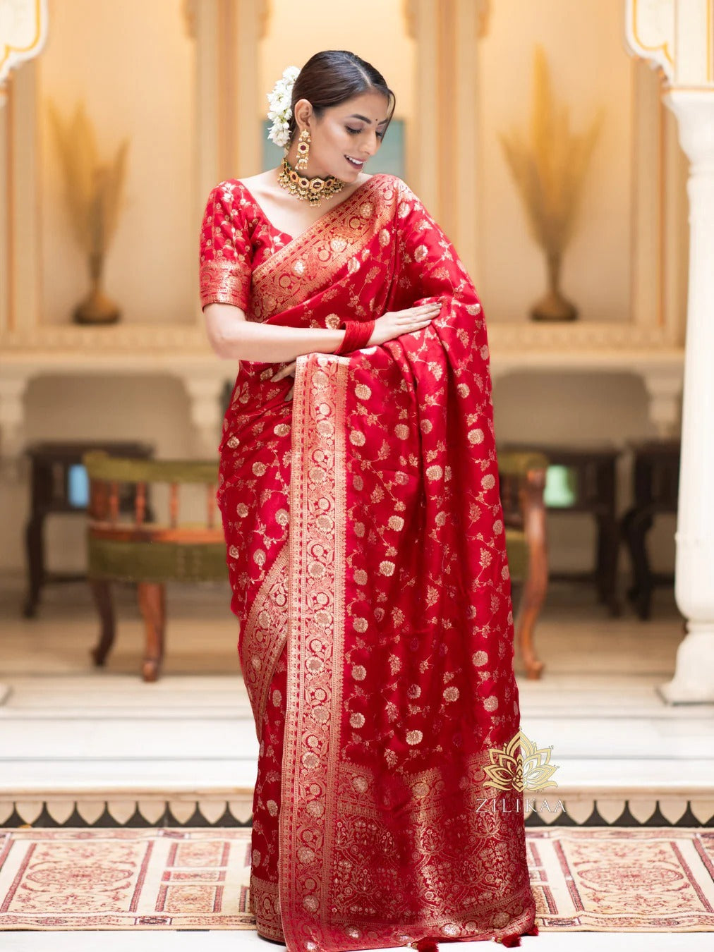 Forbearance Red Soft Silk Saree With Engrossing Blouse Piece