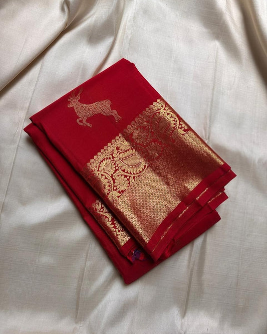 Felicitous Red Soft Banarasi Silk Saree With Incomparable Blouse Piece