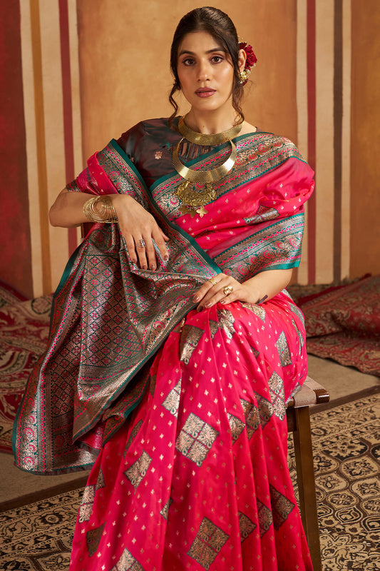 Most Stunning Magenta Pure Zari Weaving Banarasi Silk Saree With Surpassing Blouse Piece