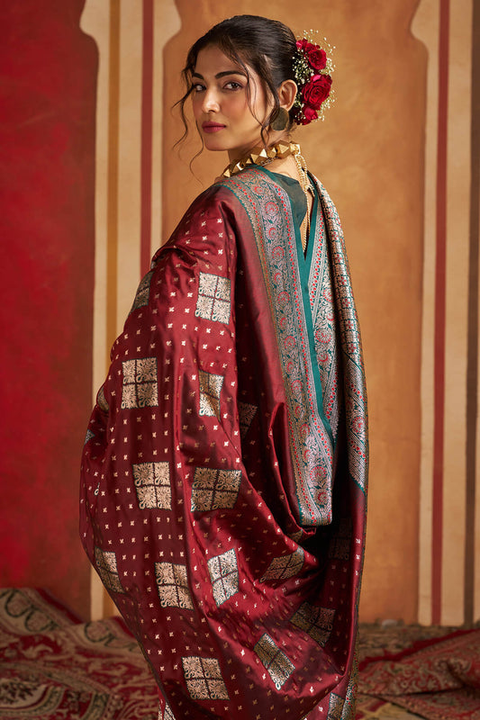 Nebula Maroon Pure Zari Weaving Banarasi Silk Saree With Fugacious Blouse Piece