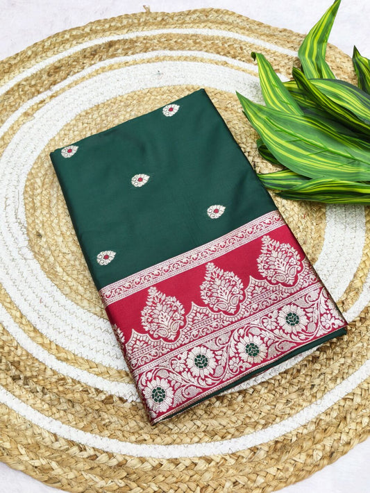 Mellifluous Dark Green Pure Zari Weaving Banarasi Silk Saree With Glittering Blouse Piece