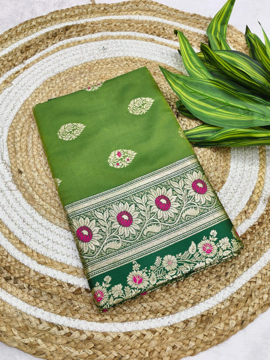 Breathtaking Green Pure Zari Weaving Banarasi Silk Saree With Nemesis Blouse Piece