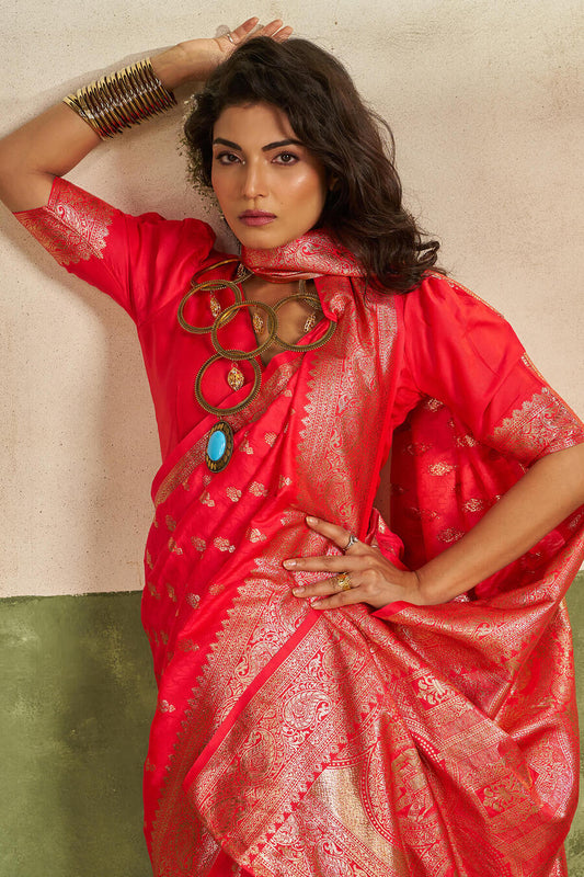 Arresting Dark Pink Pure Zari Weaving Banarasi Silk Saree With Serendipity Blouse Piece