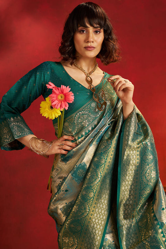 Excellent Green Kanjivaram Silk Saree With Chatoyant Blouse Piece