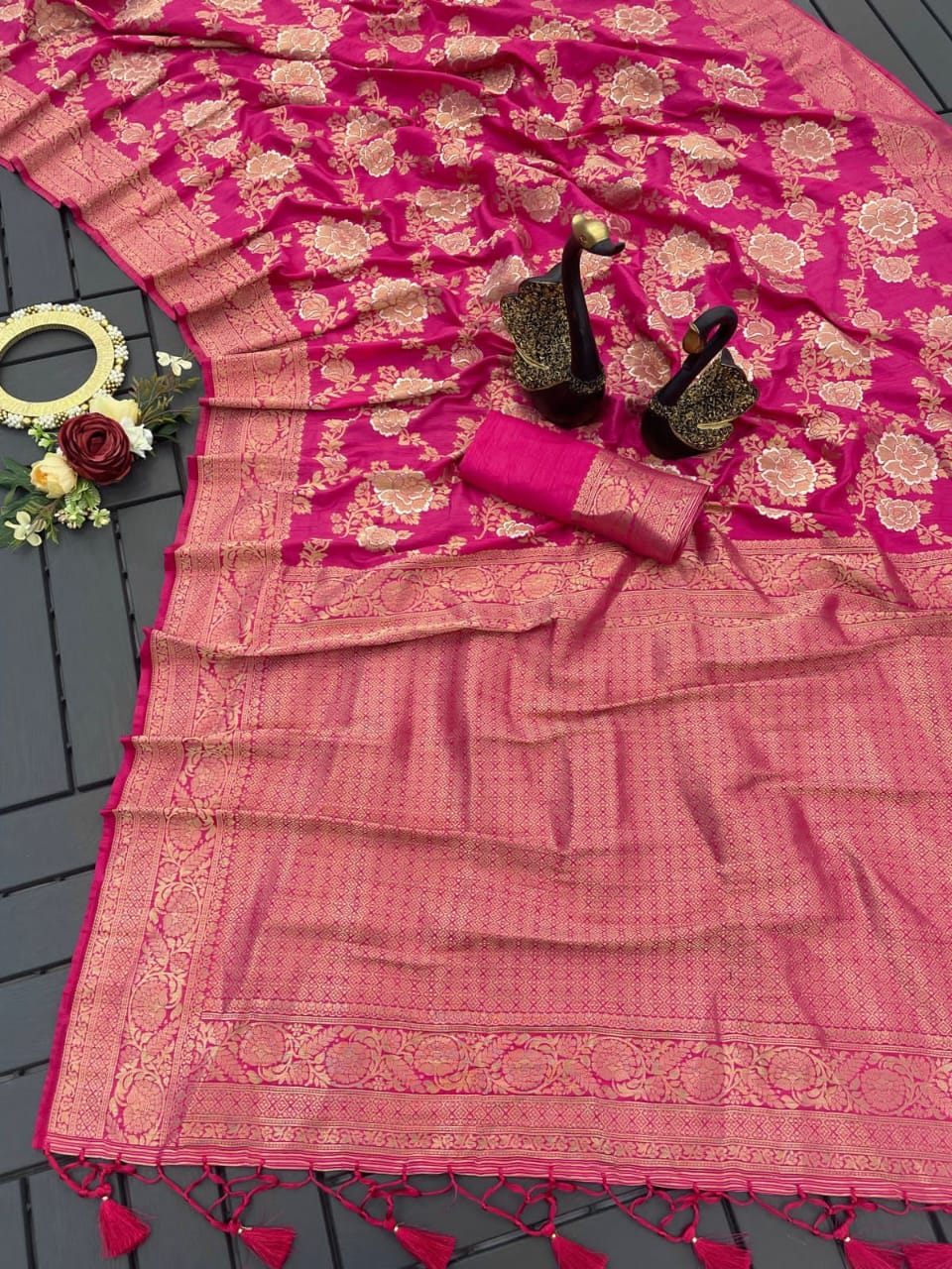 Scintilla Dark Pink Soft Banarasi Silk Saree With Invaluable Blouse Piece