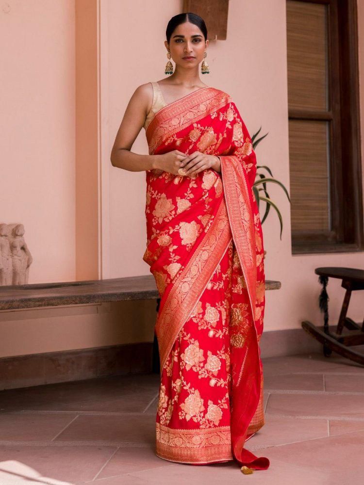 Entrancing Red Soft Soft Banarasi Silk With Glorious Blouse Piece