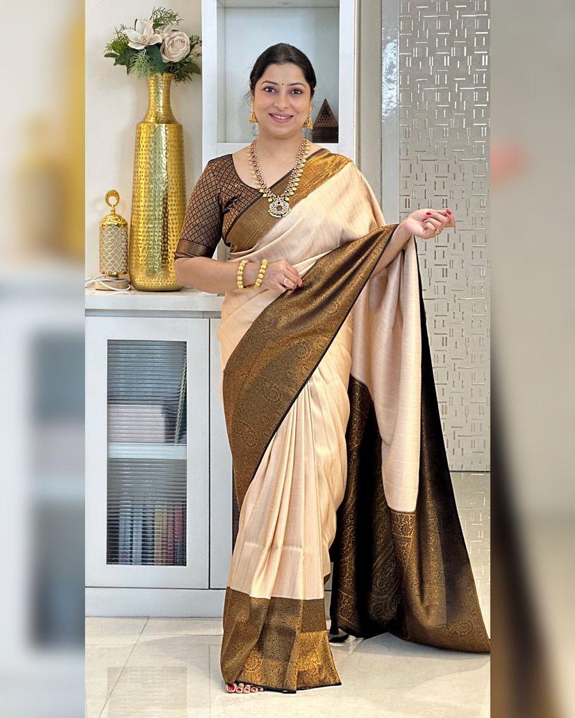 Luminous Beige Kanjivaram Silk Saree With Ephemeral Blouse Piece