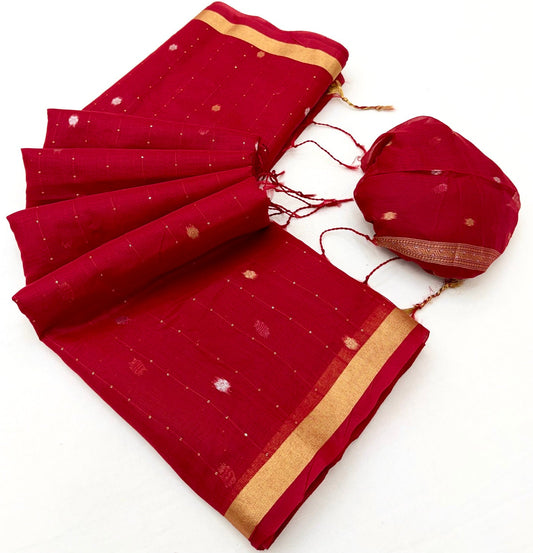 Invaluable Red Pure Munga Cotton Saree With Dalliance Blouse Piece