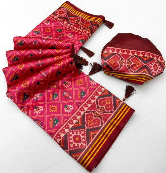 Fancifull Dark Pink Printed Patola Handloom Silk Saree With Tantalizing Blouse Piece