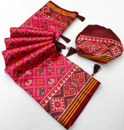 Fancifull Dark Pink Printed Patola Handloom Silk Saree With Tantalizing Blouse Piece