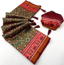 Smashing Green Printed Patola Handloom Silk Saree With Ideal Blouse Piece