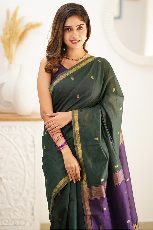 Skinny Green Cotton Silk Saree With Demanding Blouse Piece