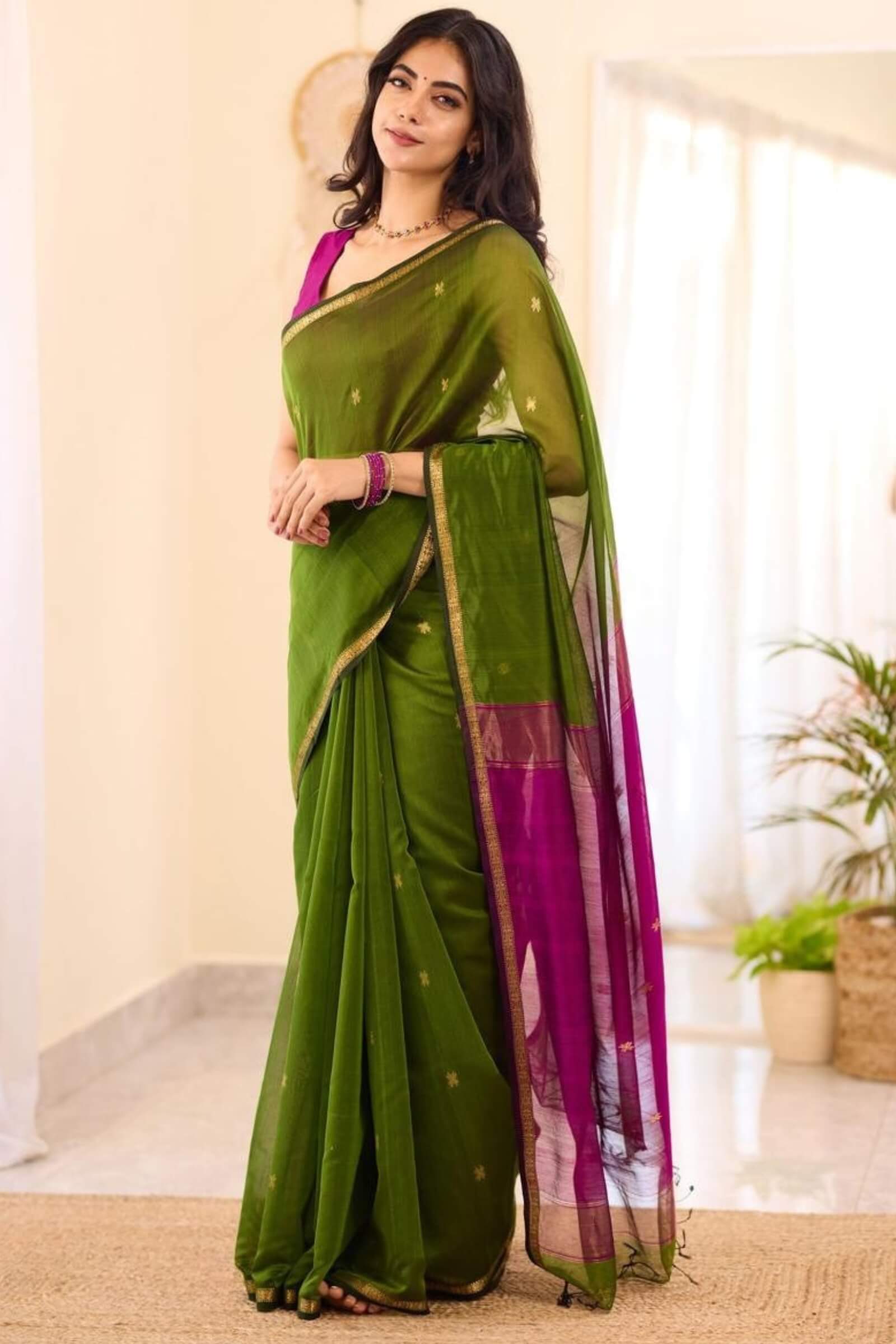 Blooming Green Cotton Silk Saree With Desirable Blouse Piece